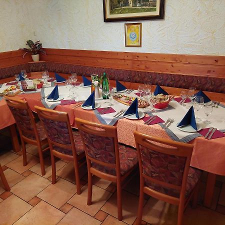 Guesthouse Mesec Zaplana Vrhnika Dış mekan fotoğraf