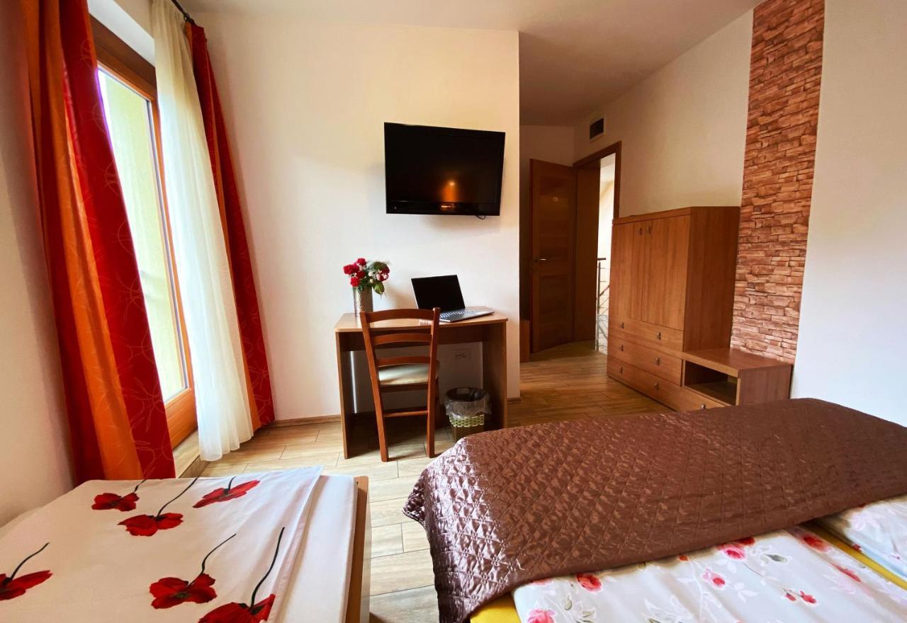 Guesthouse Mesec Zaplana Vrhnika Dış mekan fotoğraf